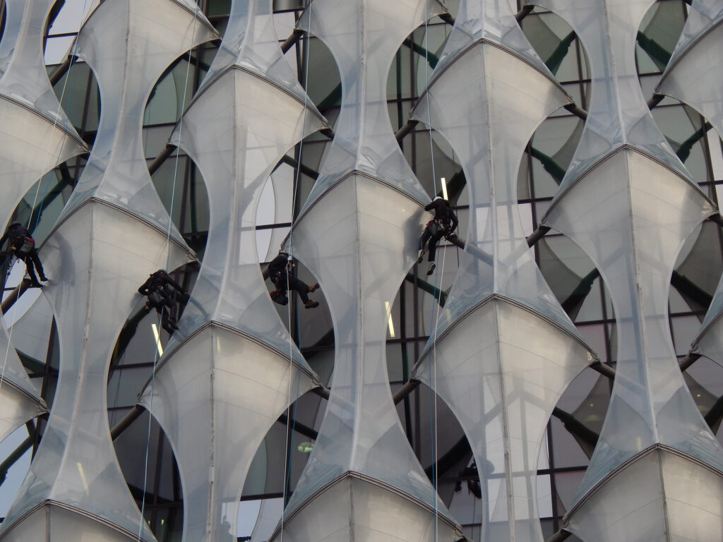 us-embassy-etfe-abseil