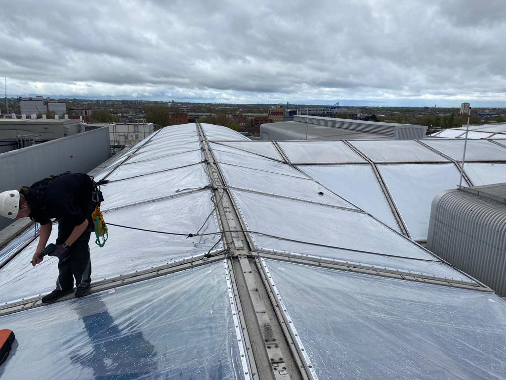 etfe-installation-chelsea-westminster-hospital